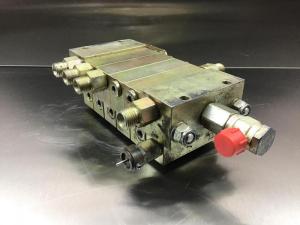 Liebherr Verteilerblock